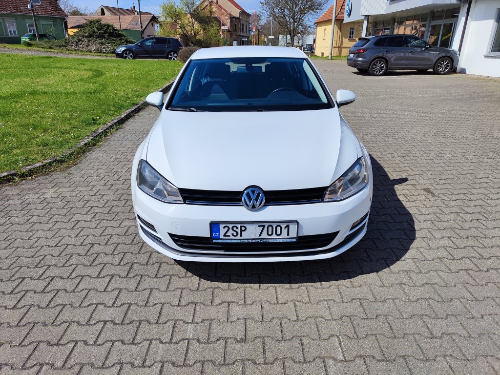 VW GOLF Comfortline 1.2 TSI 77 kW 6st.Manuál,ČR,1.Majitel,Pův.lak,2x kola