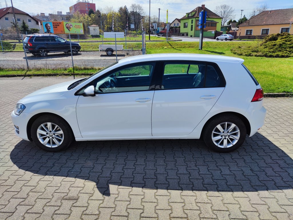 VW GOLF Comfortline 1.2 TSI 77 kW 6st.Manuál,ČR,1.Majitel,Pův.lak,2x kola