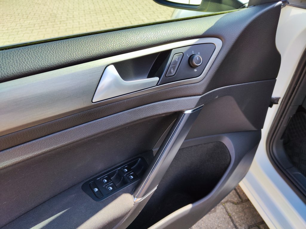 VW GOLF Comfortline 1.2 TSI 77 kW 6st.Manuál,ČR,1.Majitel,Pův.lak,2x kola