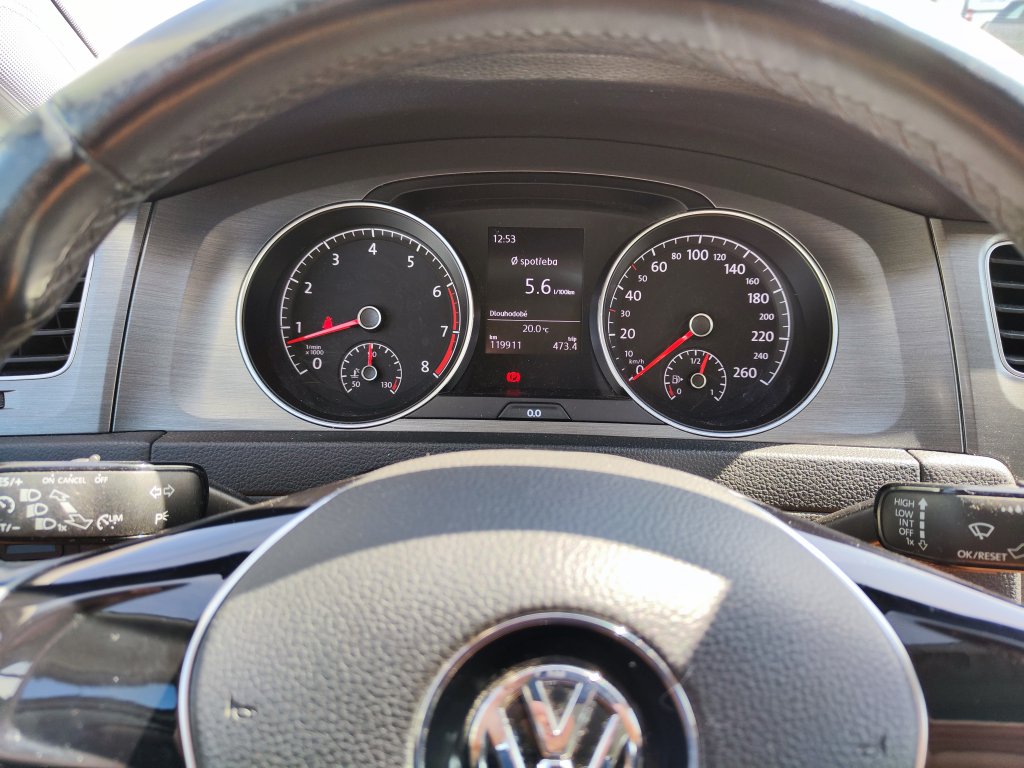 VW GOLF Comfortline 1.2 TSI 77 kW 6st.Manuál,ČR,1.Majitel,Pův.lak,2x kola
