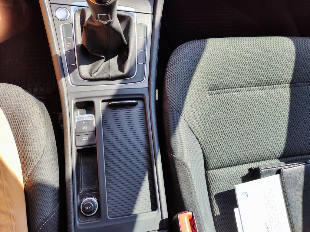 VW GOLF Comfortline 1.2 TSI 77 kW 6st.Manuál,ČR,1.Majitel,Pův.lak,2x kola