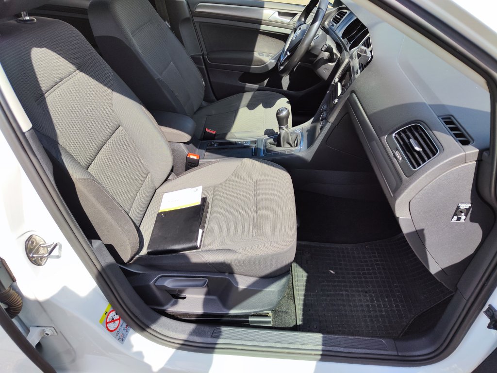 VW GOLF Comfortline 1.2 TSI 77 kW 6st.Manuál,ČR,1.Majitel,Pův.lak,2x kola