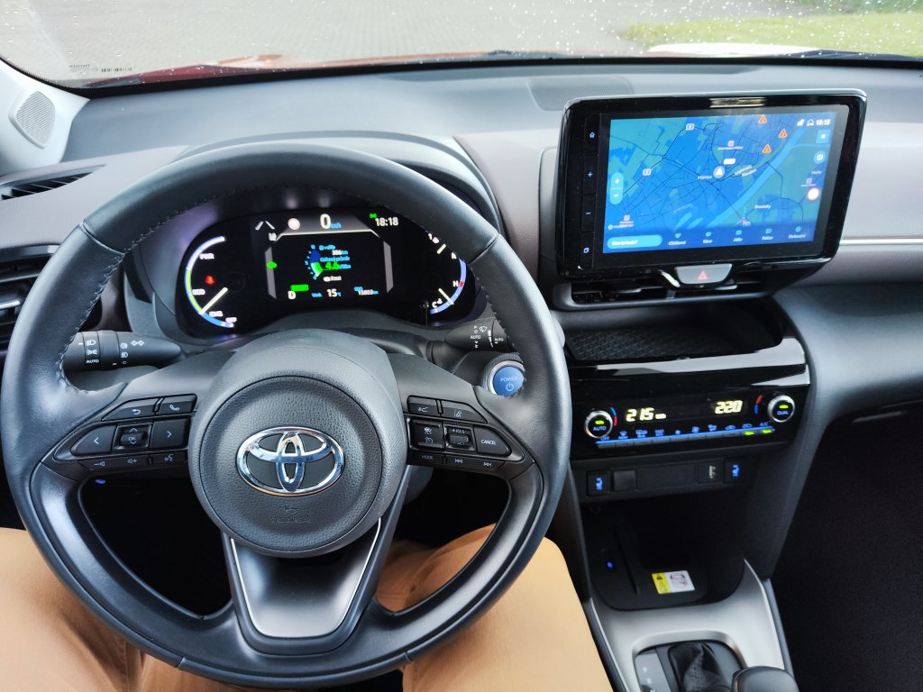 Toyota YARIS CROSS Executive Hybrid(HEV),ČR,1.MAJITEL,DPH,Pův.lak,2xPneu