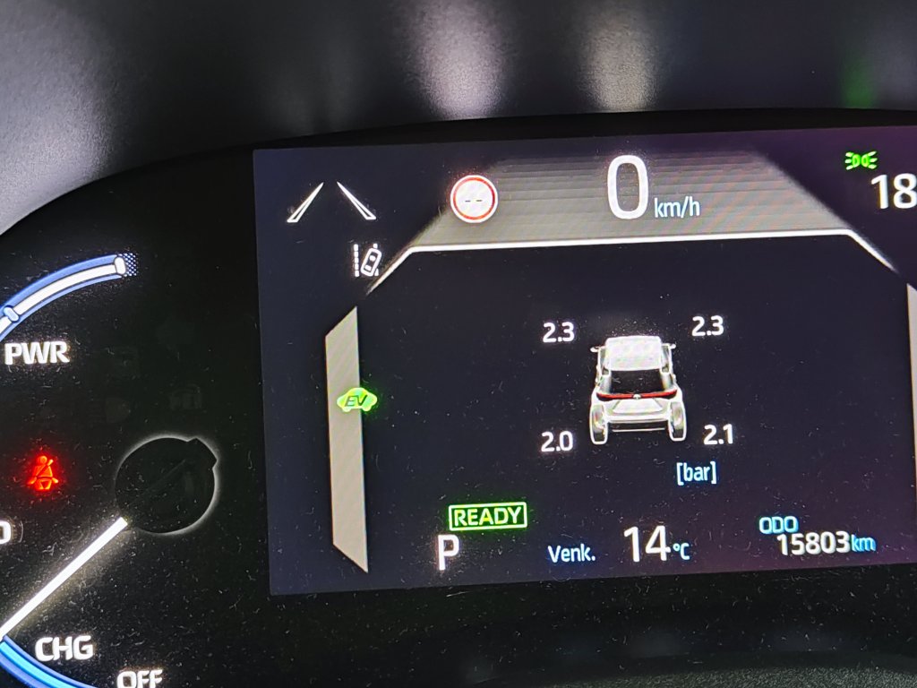 Toyota YARIS CROSS Executive Hybrid(HEV),ČR,1.MAJITEL,DPH,Pův.lak,2xPneu
