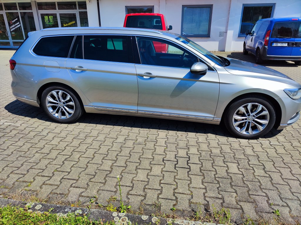 VW PASSAT VARIANT Highline 2.0 TDI 110 kW 6DSG,ČR,Full LED, 2x Kola