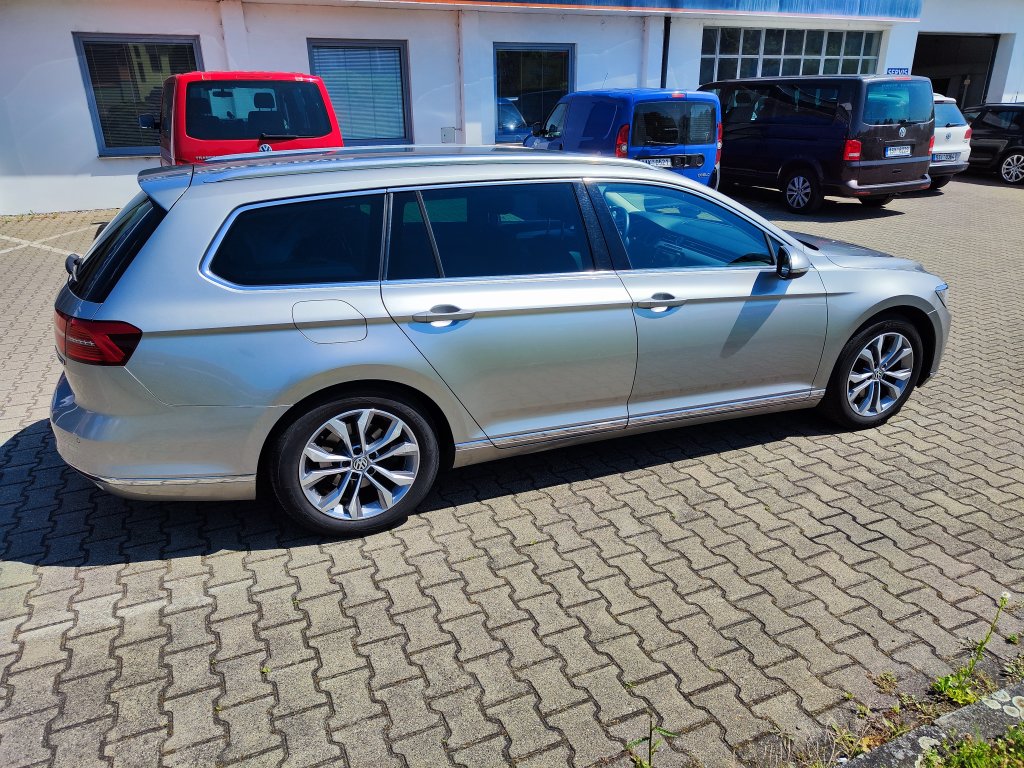 VW PASSAT VARIANT Highline 2.0 TDI 110 kW 6DSG,ČR,Full LED, 2x Kola