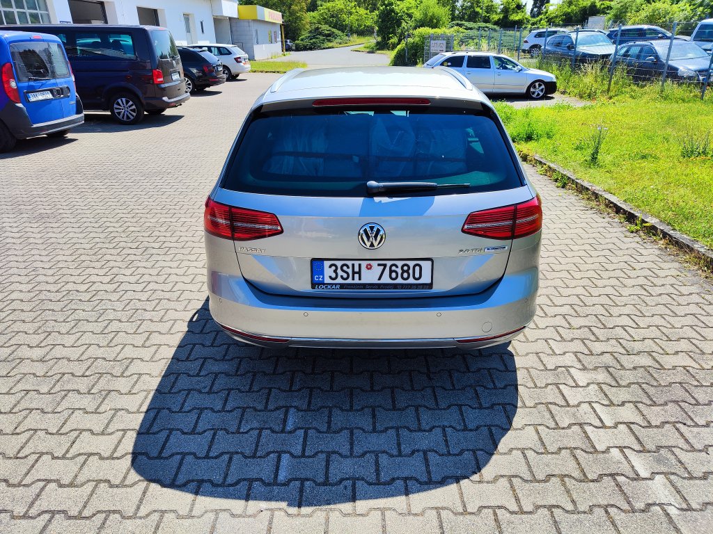 VW PASSAT VARIANT Highline 2.0 TDI 110 kW 6DSG,ČR,Full LED, 2x Kola