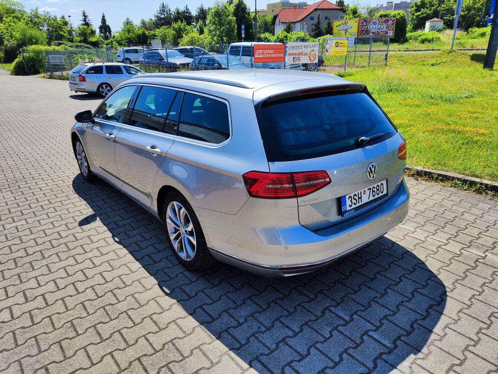 VW PASSAT VARIANT Highline 2.0 TDI 110 kW 6DSG,ČR,Full LED, 2x Kola