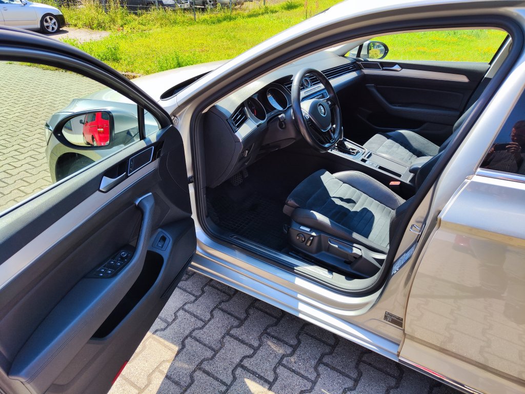 VW PASSAT VARIANT Highline 2.0 TDI 110 kW 6DSG,ČR,Full LED, 2x Kola
