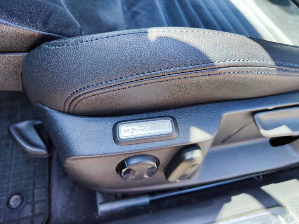 VW PASSAT VARIANT Highline 2.0 TDI 110 kW 6DSG,ČR,Full LED, 2x Kola