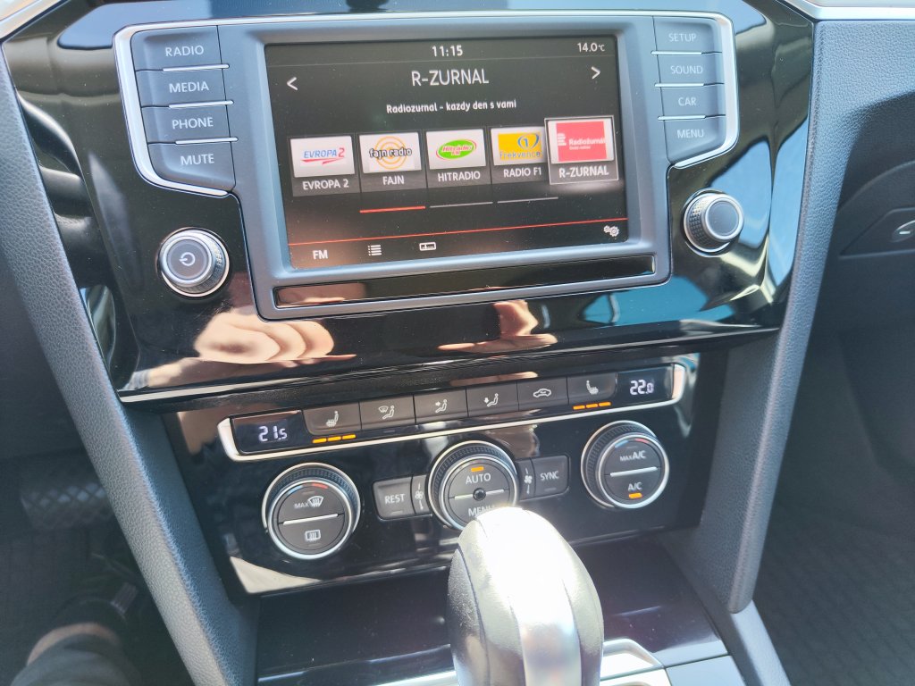 VW PASSAT VARIANT Highline 2.0 TDI 110 kW 6DSG,ČR,Full LED, 2x Kola