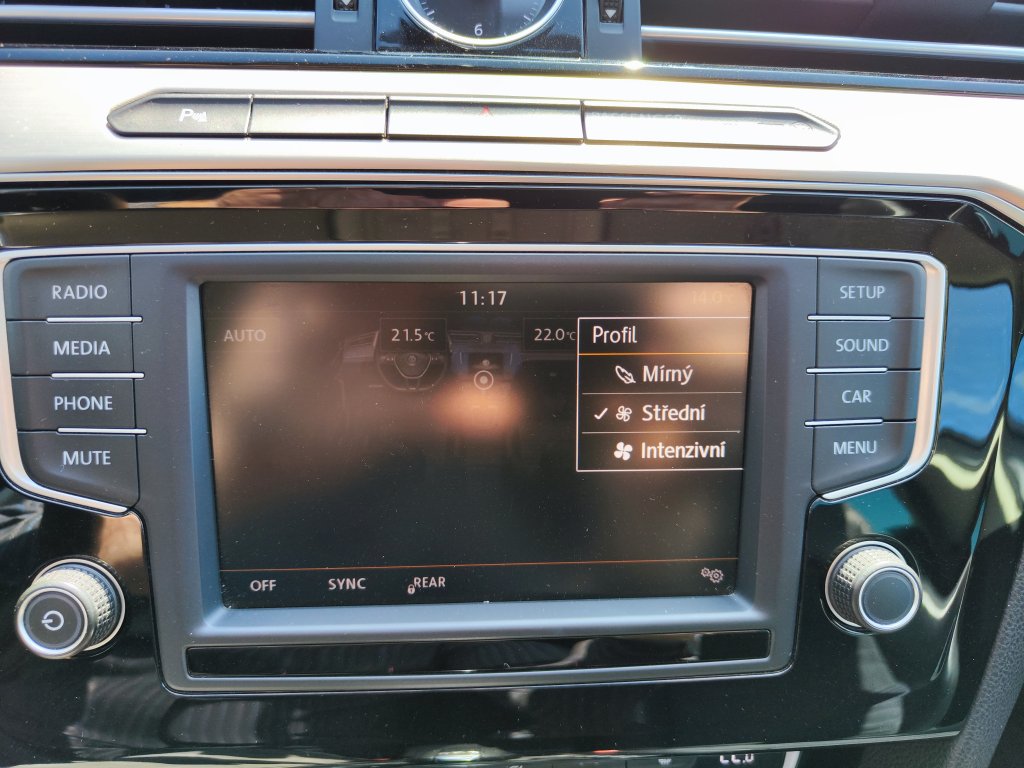 VW PASSAT VARIANT Highline 2.0 TDI 110 kW 6DSG,ČR,Full LED, 2x Kola