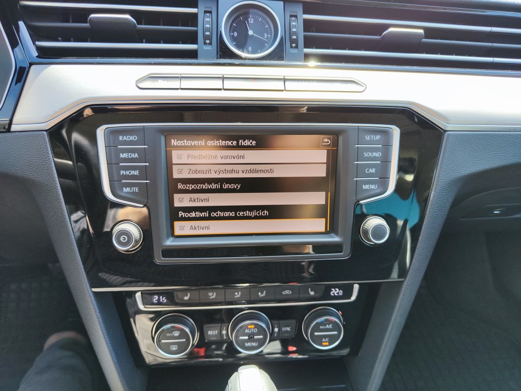 VW PASSAT VARIANT Highline 2.0 TDI 110 kW 6DSG,ČR,Full LED, 2x Kola