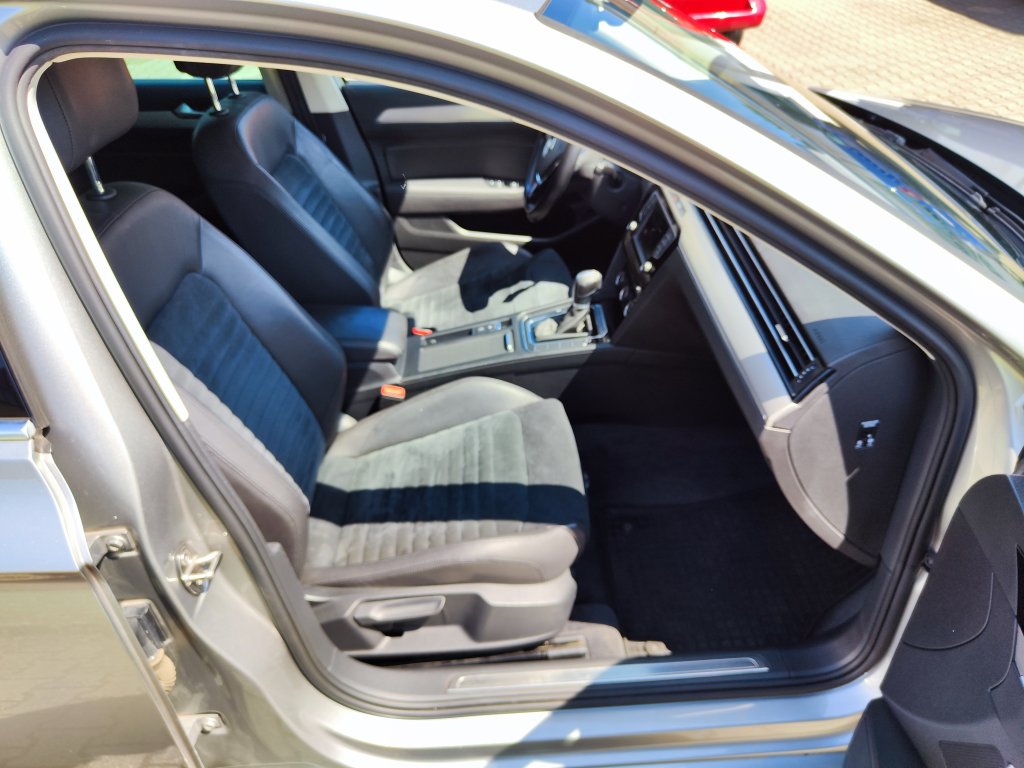 VW PASSAT VARIANT Highline 2.0 TDI 110 kW 6DSG,ČR,Full LED, 2x Kola