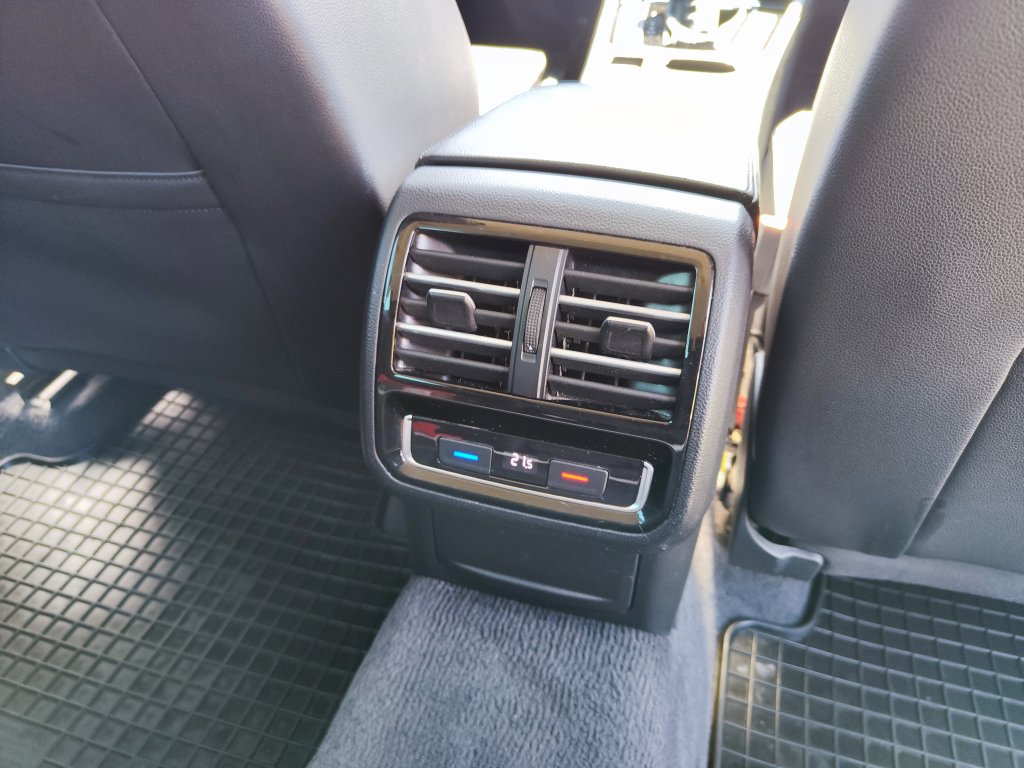 VW PASSAT VARIANT Highline 2.0 TDI 110 kW 6DSG,ČR,Full LED, 2x Kola