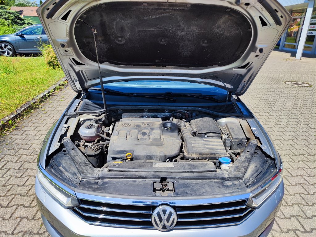 VW PASSAT VARIANT Highline 2.0 TDI 110 kW 6DSG,ČR,Full LED, 2x Kola