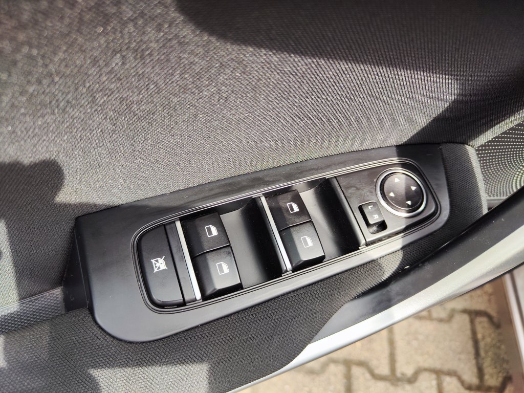 Kia Ceed 1.4 73 kW 6st.Manuál, ČR, Pův.lak, ZÁRUKA, 2x Kola