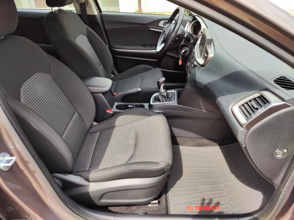 Kia Ceed 1.4 73 kW 6st.Manuál, ČR, Pův.lak, ZÁRUKA, 2x Kola