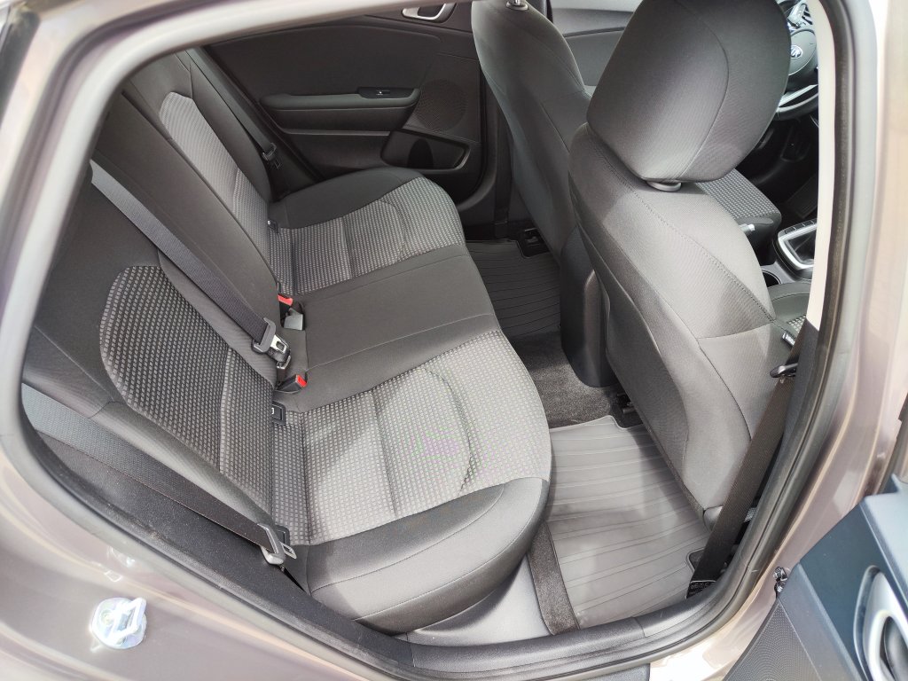 Kia Ceed 1.4 73 kW 6st.Manuál, ČR, Pův.lak, ZÁRUKA, 2x Kola