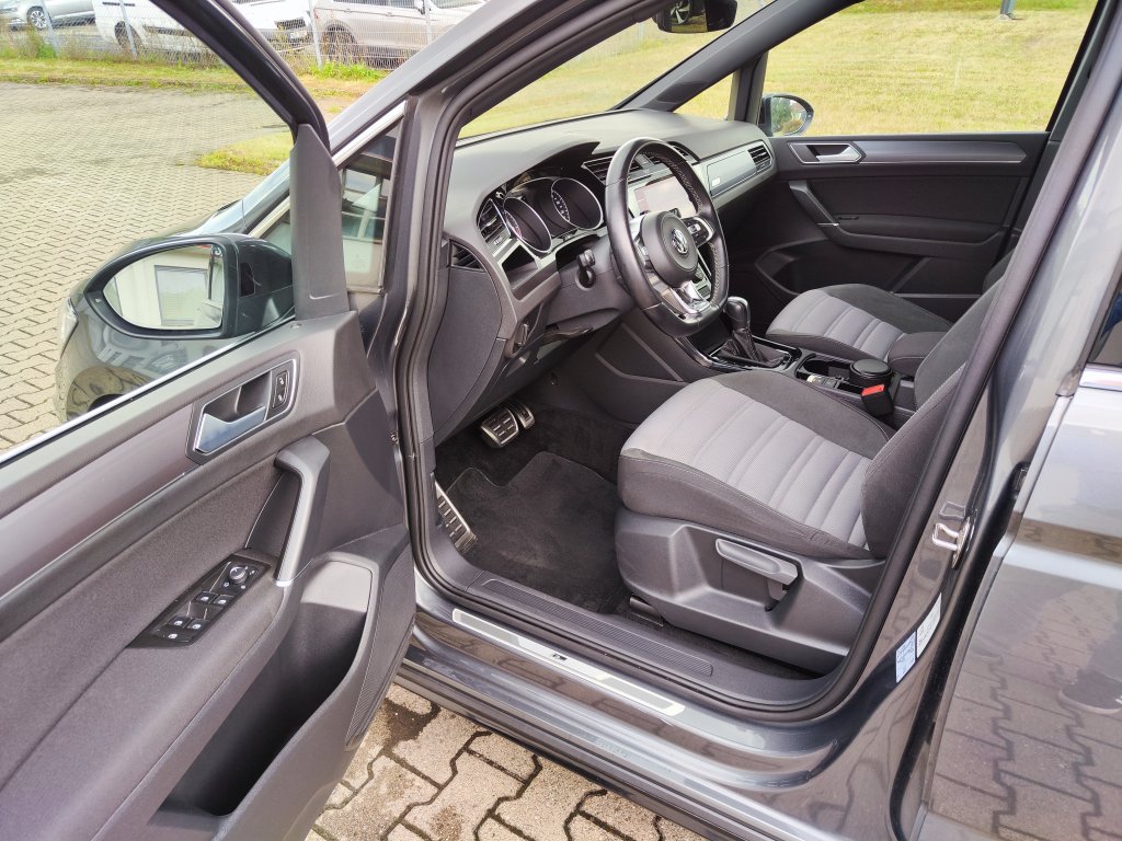 VW TOURAN R-Line HL 2.0 TDI 110 kW DSG,ČR,1.Maj., Pův.lak,DPH,TZ,2xPneu
