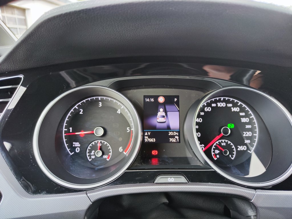 VW TOURAN R-Line HL 2.0 TDI 110 kW DSG,ČR,1.Maj., Pův.lak,DPH,TZ,2xPneu