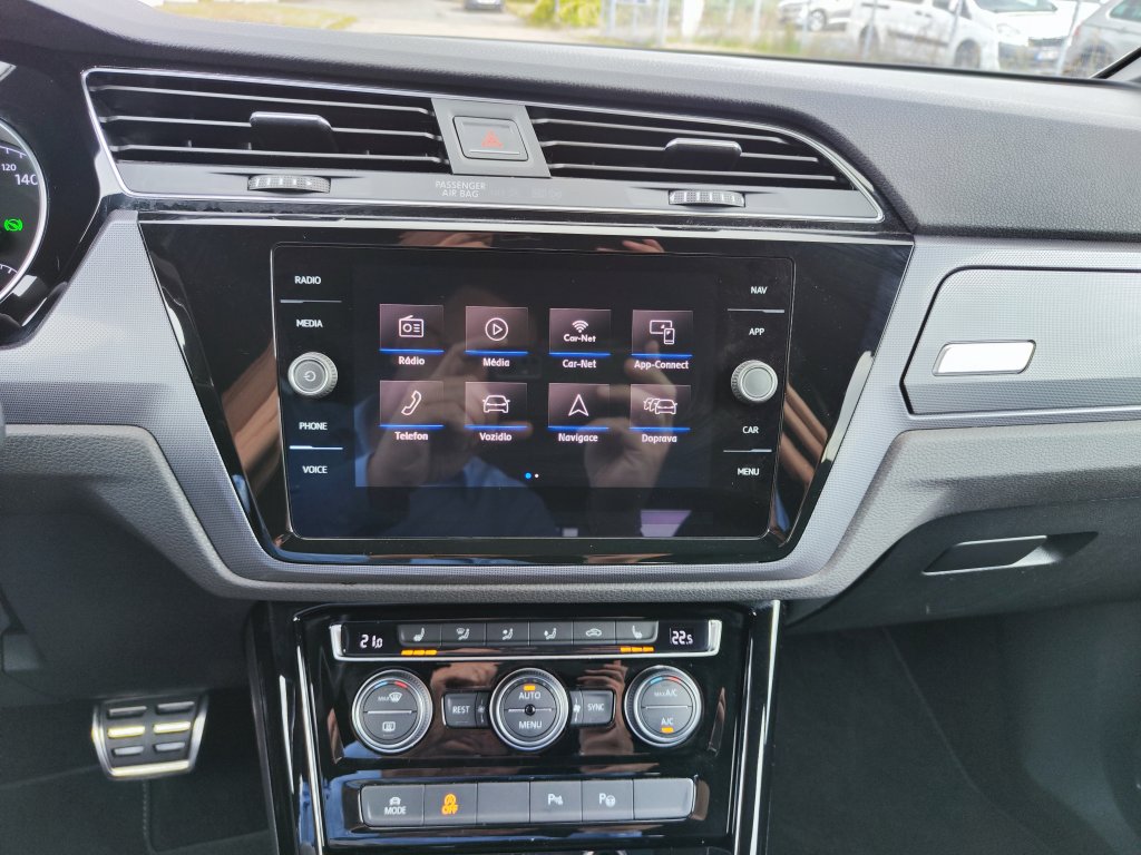 VW TOURAN R-Line HL 2.0 TDI 110 kW DSG,ČR,1.Maj., Pův.lak,DPH,TZ,2xPneu