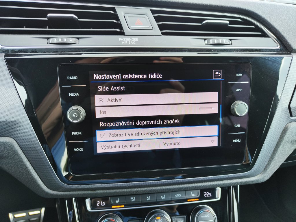 VW TOURAN R-Line HL 2.0 TDI 110 kW DSG,ČR,1.Maj., Pův.lak,DPH,TZ,2xPneu