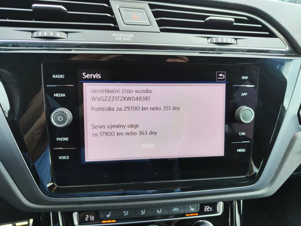 VW TOURAN R-Line HL 2.0 TDI 110 kW DSG,ČR,1.Maj., Pův.lak,DPH,TZ,2xPneu