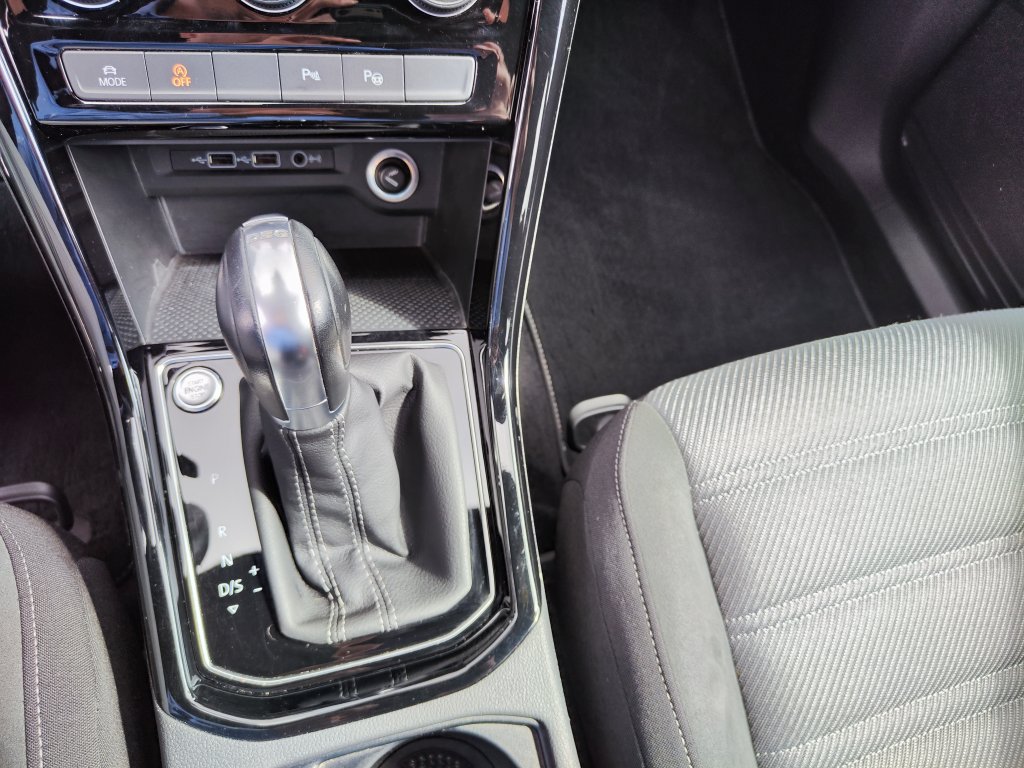 VW TOURAN R-Line HL 2.0 TDI 110 kW DSG,ČR,1.Maj., Pův.lak,DPH,TZ,2xPneu