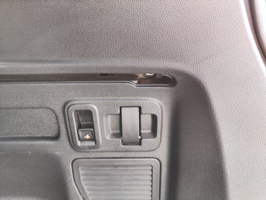 VW TOURAN R-Line HL 2.0 TDI 110 kW DSG,ČR,1.Maj., Pův.lak,DPH,TZ,2xPneu