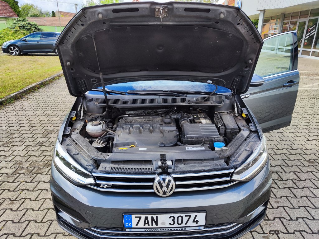 VW TOURAN R-Line HL 2.0 TDI 110 kW DSG,ČR,1.Maj., Pův.lak,DPH,TZ,2xPneu