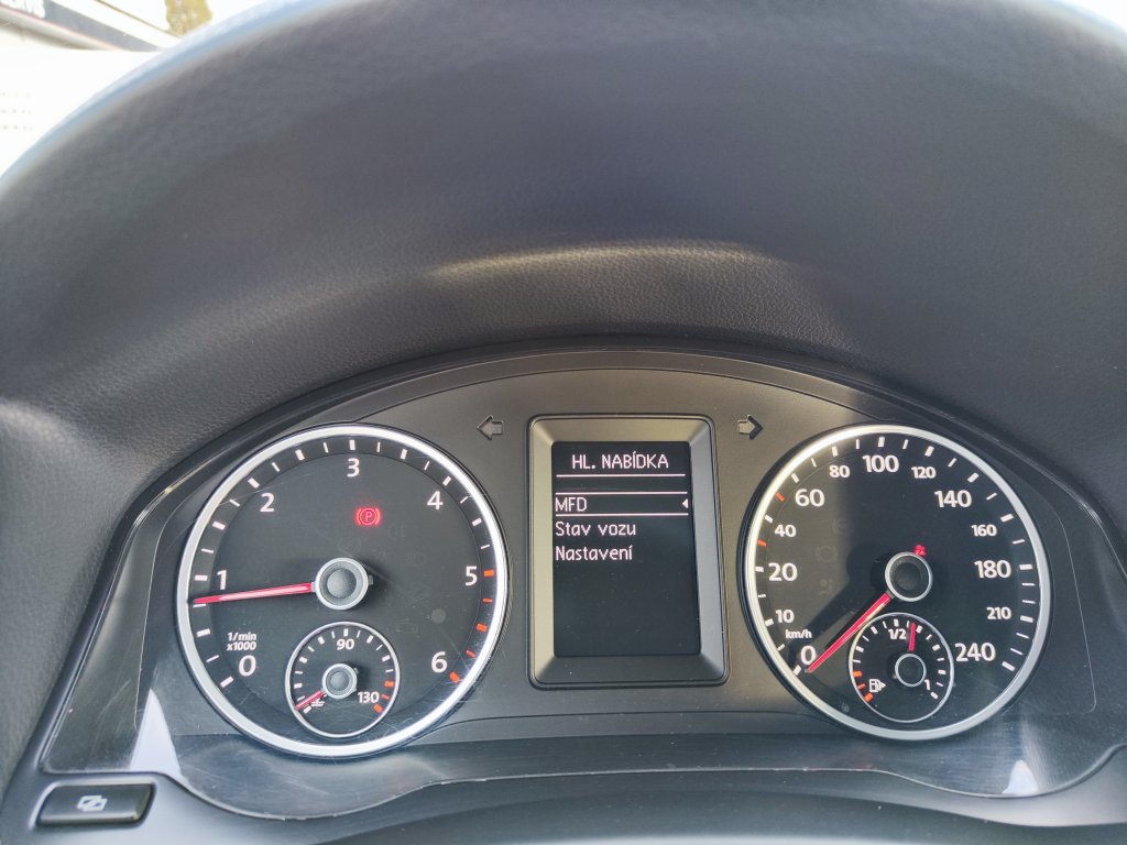VW TIGUAN Trend 2.0 TDI 103 kW 6MT,ČR,Pův.lak,2xKola,Kamera,MirrorLink