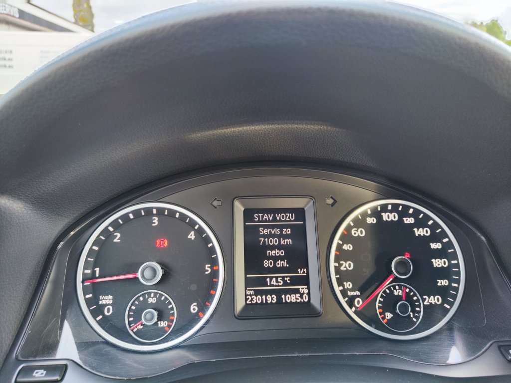 VW TIGUAN Trend 2.0 TDI 103 kW 6MT,ČR,Pův.lak,2xKola,Kamera,MirrorLink