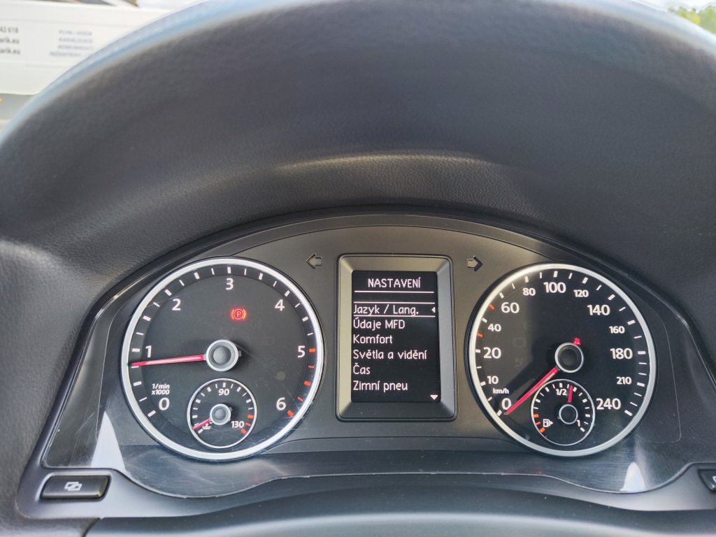 VW TIGUAN Trend 2.0 TDI 103 kW 6MT,ČR,Pův.lak,2xKola,Kamera,MirrorLink