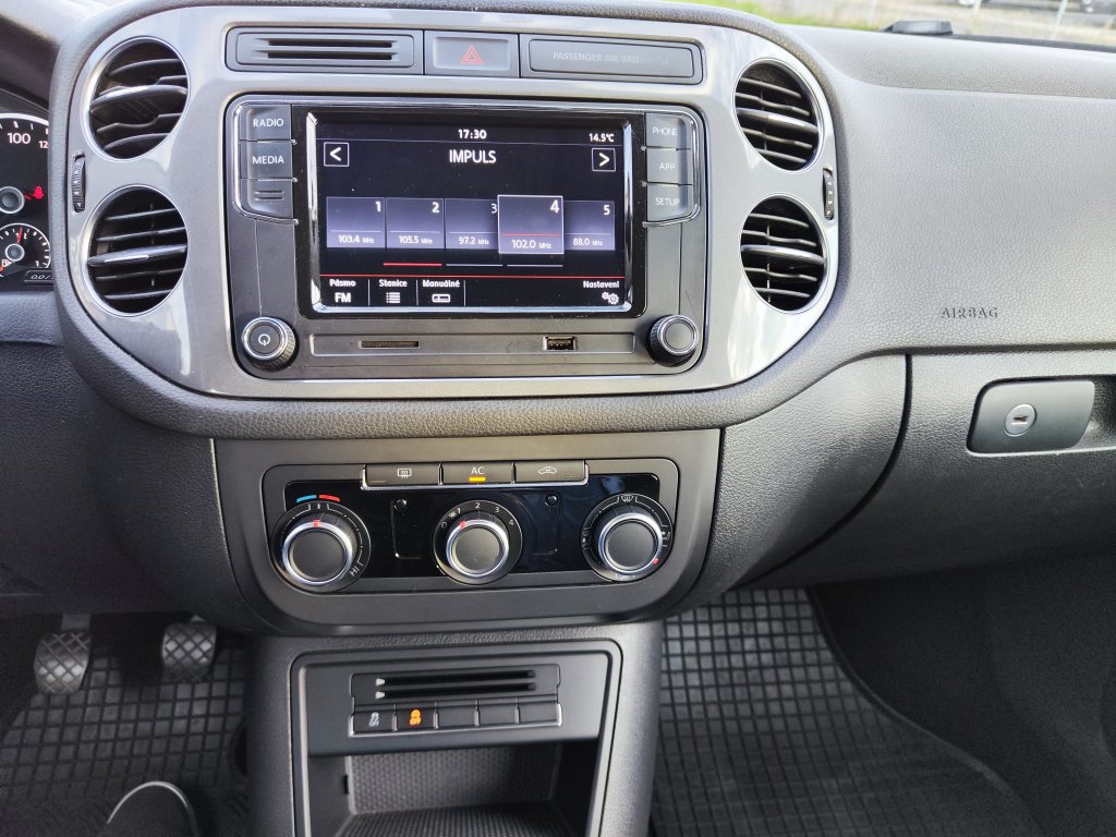 VW TIGUAN Trend 2.0 TDI 103 kW 6MT,ČR,Pův.lak,2xKola,Kamera,MirrorLink