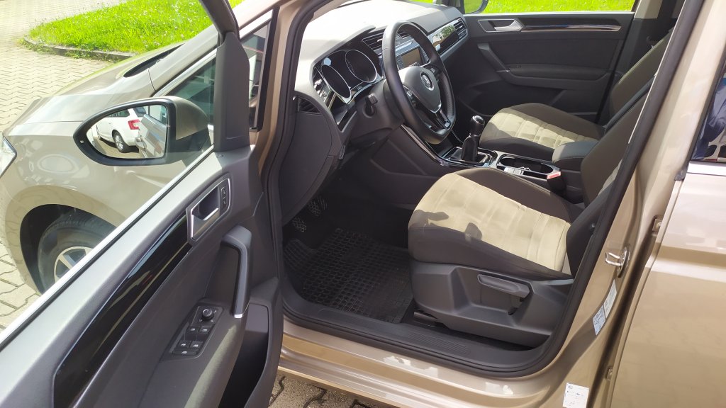 VW Připravujeme: TOURAN HL 2.0 TDI 110 kW 6st.Manuál,ČR,TZ,KAMERA,2xKola