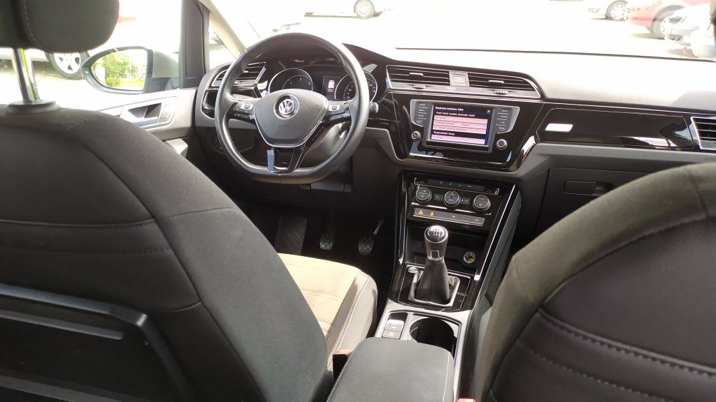 VW Připravujeme: TOURAN HL 2.0 TDI 110 kW 6st.Manuál,ČR,TZ,KAMERA,2xKola