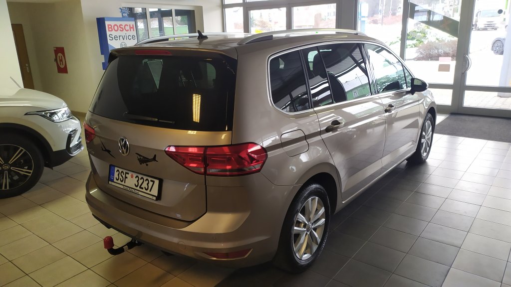 VW Připravujeme: TOURAN HL 2.0 TDI 110 kW 6st.Manuál,ČR,TZ,KAMERA,2xKola