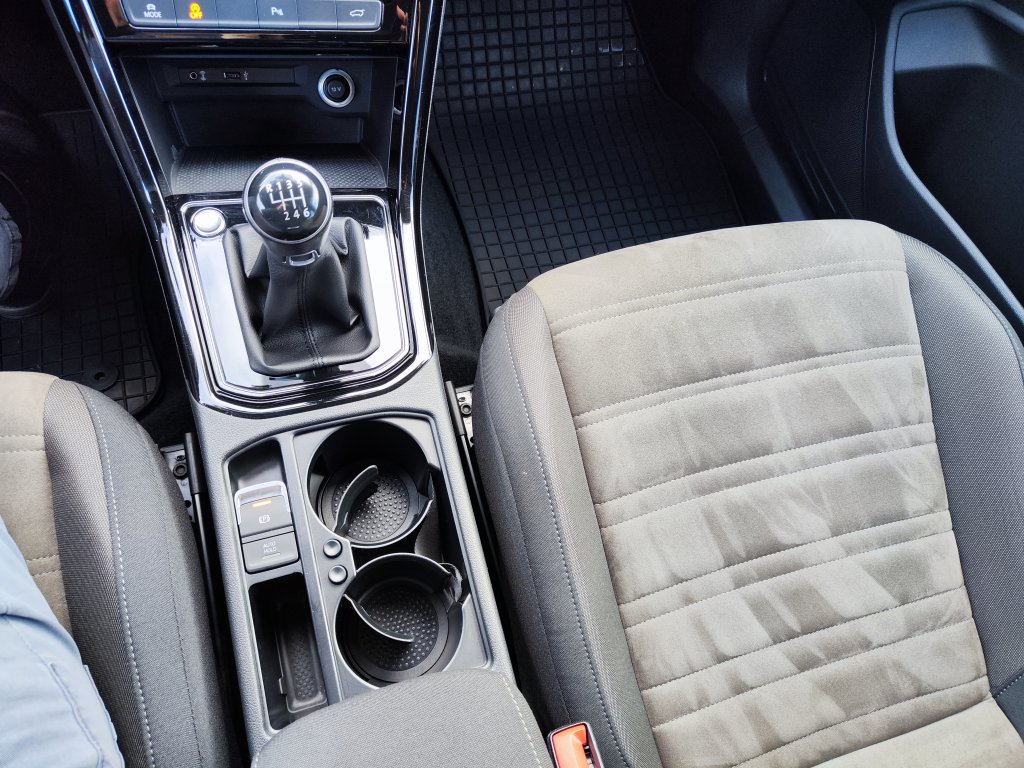 VW TOURAN HL 2.0 TDI 110 kW 6st.Manuál,ČR,TZ,KAMERA,2xKola