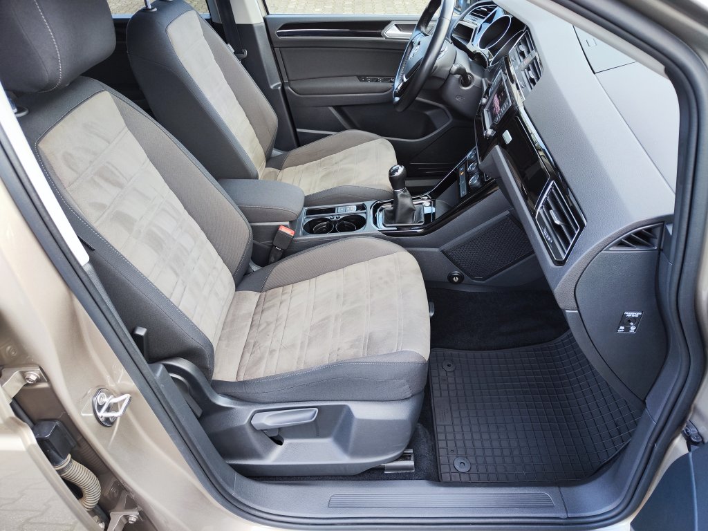 VW TOURAN HL 2.0 TDI 110 kW 6st.Manuál,ČR,TZ,KAMERA,2xKola