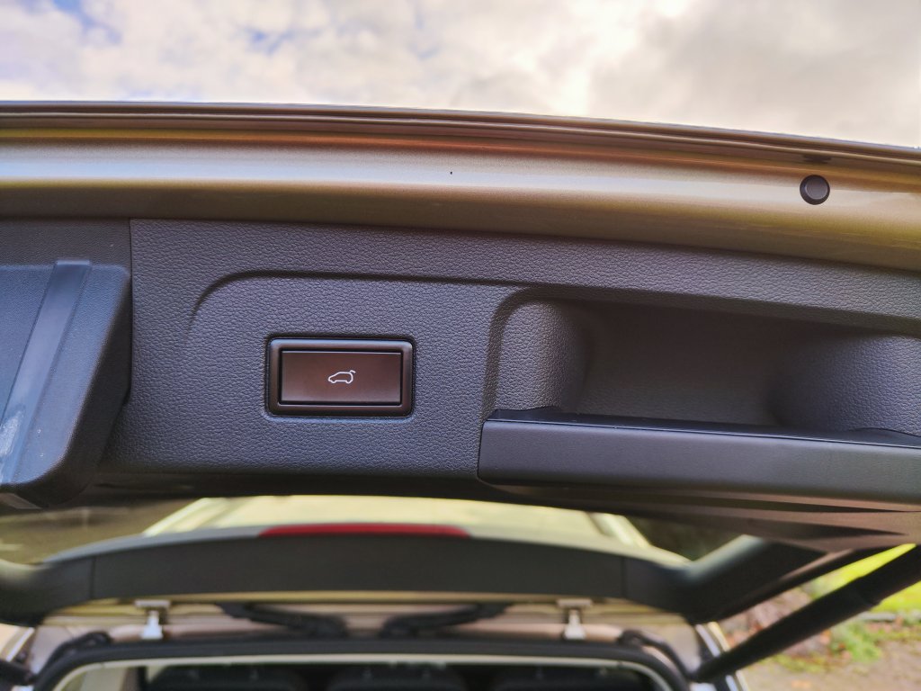 VW TOURAN HL 2.0 TDI 110 kW 6st.Manuál,ČR,TZ,KAMERA,2xKola