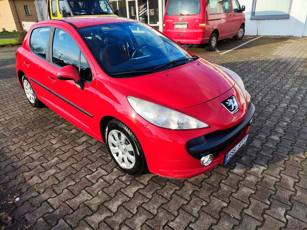 Peugeot 207 1.4 VTi 16V 70 kW 5st.Manuál, ČR, 1.MAJITEL, Pův.lak! 2x Kola