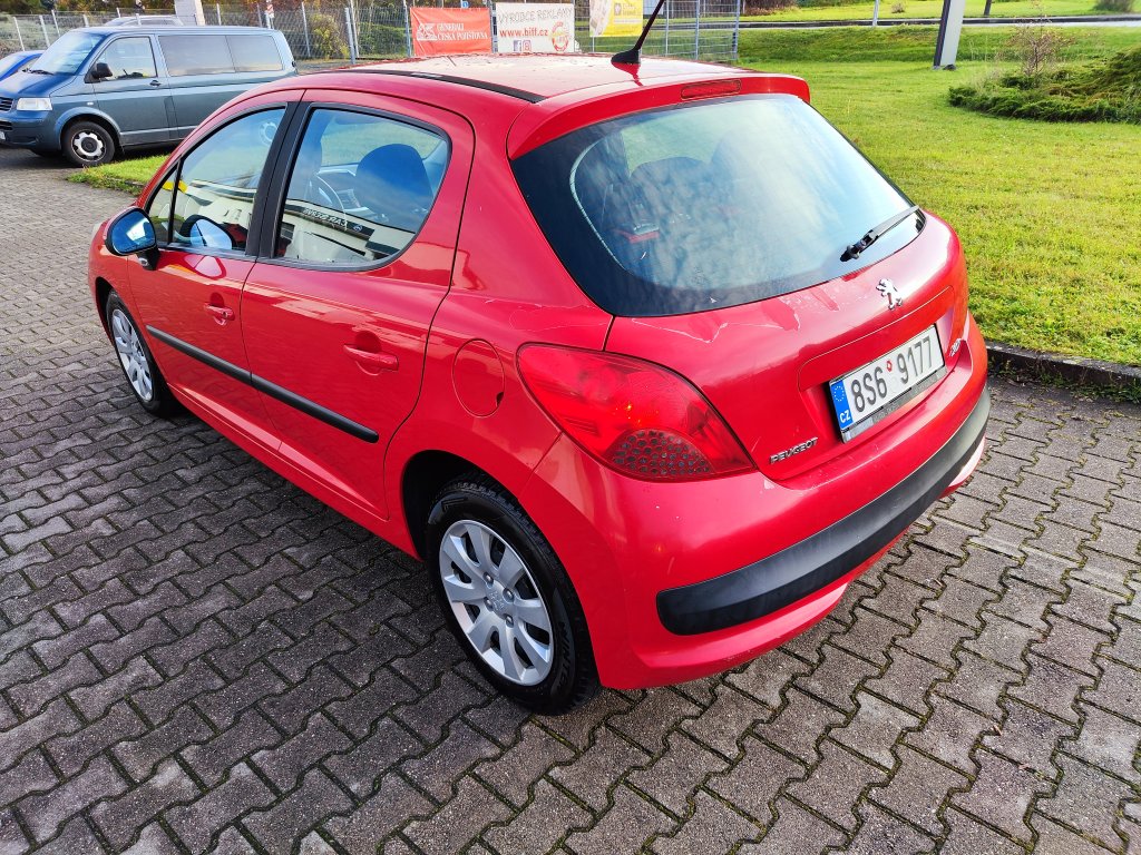 Peugeot 207 1.4 VTi 16V 70 kW 5st.Manuál, ČR, 1.MAJITEL, Pův.lak! 2x Kola
