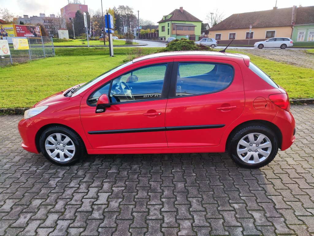 Peugeot 207 1.4 VTi 16V 70 kW 5st.Manuál, ČR, 1.MAJITEL, Pův.lak! 2x Kola