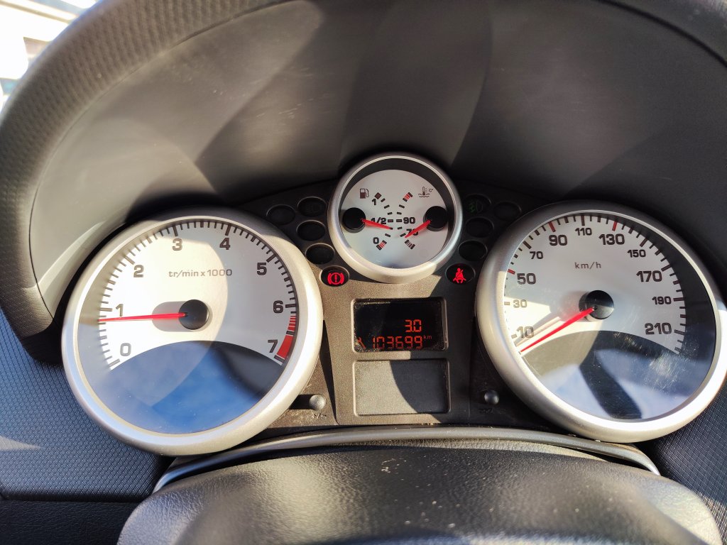 Peugeot 207 1.4 VTi 16V 70 kW 5st.Manuál, ČR, 1.MAJITEL, Pův.lak! 2x Kola