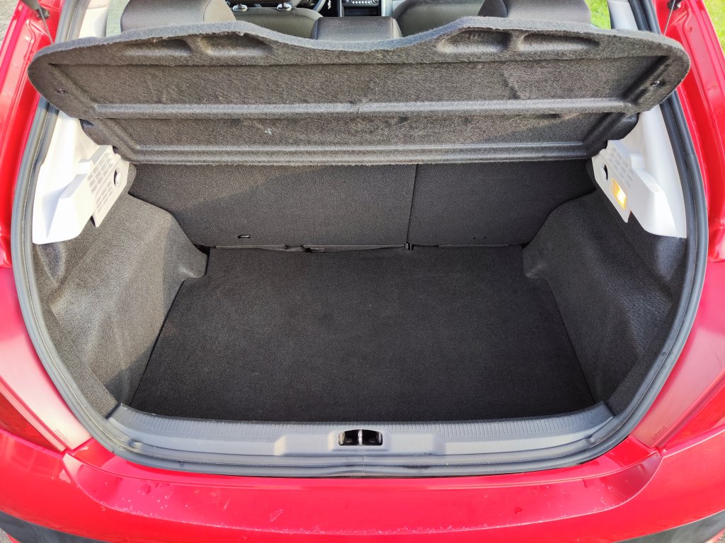 Peugeot 207 1.4 VTi 16V 70 kW 5st.Manuál, ČR, 1.MAJITEL, Pův.lak! 2x Kola