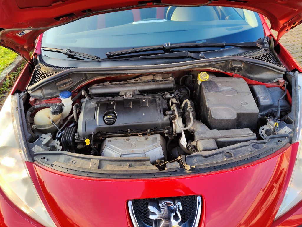 Peugeot 207 1.4 VTi 16V 70 kW 5st.Manuál, ČR, 1.MAJITEL, Pův.lak! 2x Kola