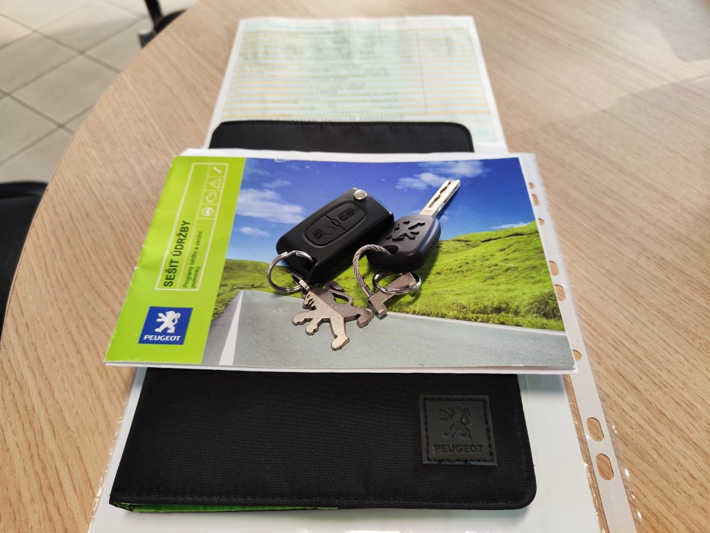 Peugeot 207 1.4 VTi 16V 70 kW 5st.Manuál, ČR, 1.MAJITEL, Pův.lak! 2x Kola