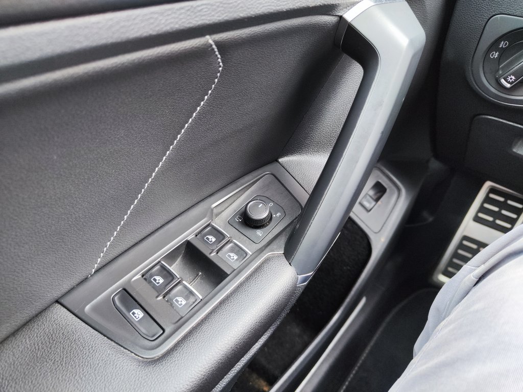 VW Tiguan ALLSPACE HL R-LINE 2.0 TDI 176kW 4M 7DSG,ČR,1.M.,DPH,2xKola