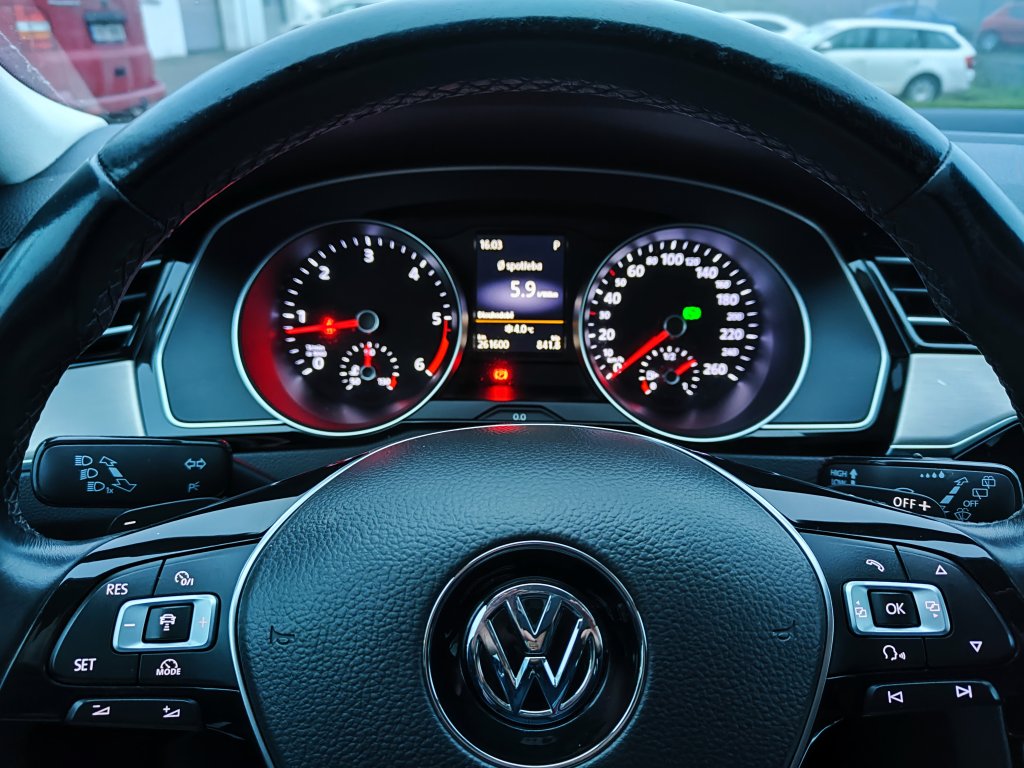 VW PASSAT VAR. HL 2.0 TDI 140kW 6DSG, ČR, 2.majitel, LED,